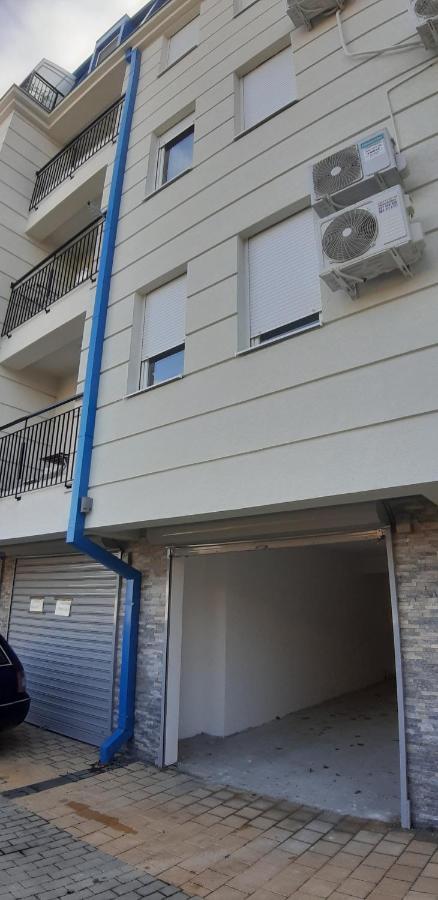 Cvetkovic Lux Аpartmani & Free Garaza Lägenhet Vrnjačka Banja Exteriör bild