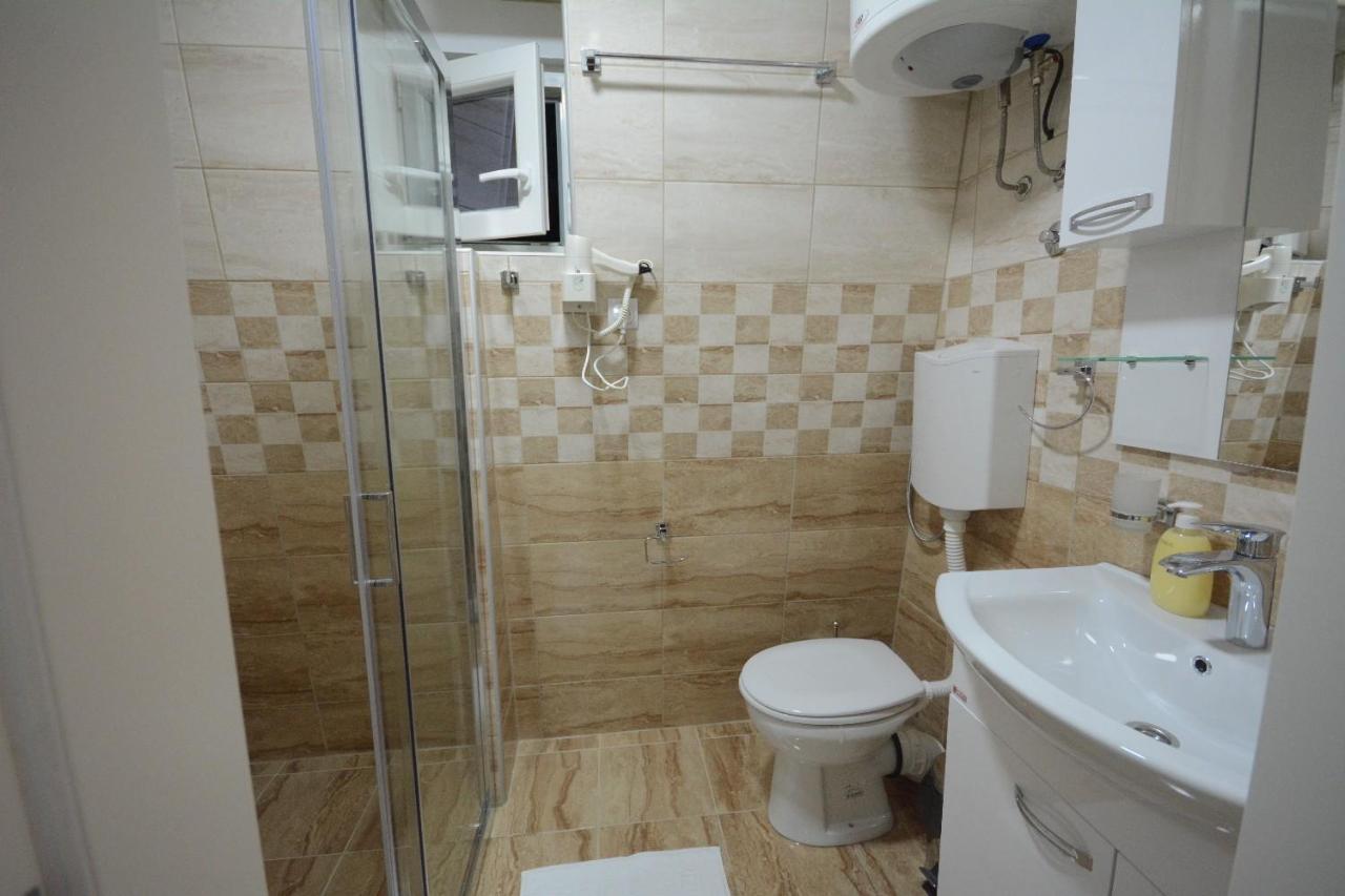 Cvetkovic Lux Аpartmani & Free Garaza Lägenhet Vrnjačka Banja Exteriör bild